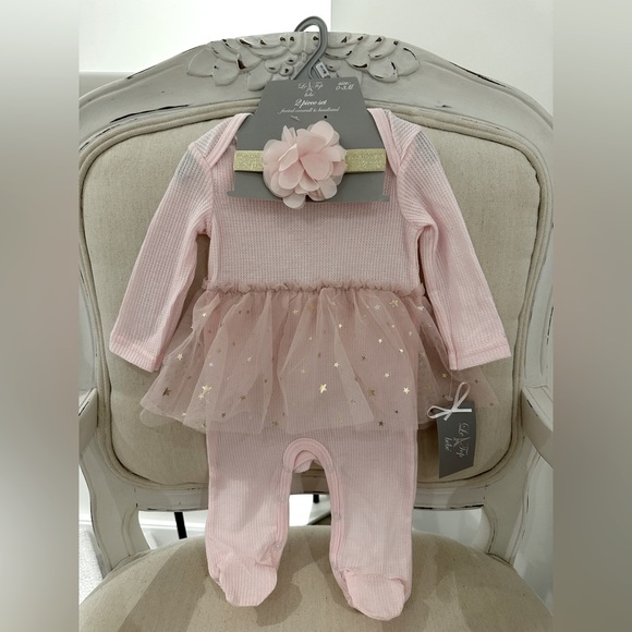 Le Top Other - Baby 0-3 Months 2 Piece Outfit with Tutu NWT